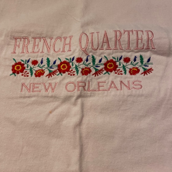 French Quarter New Orleans Embroidered Pink Tee Shirt - Picture 2 of 4